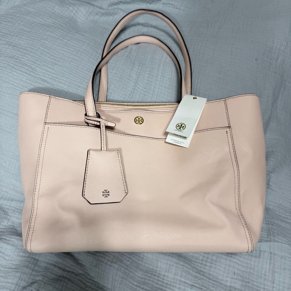 NWT - Tory Burch - Robinson Small Tote - Elegant Pale Apricot Tote Bag